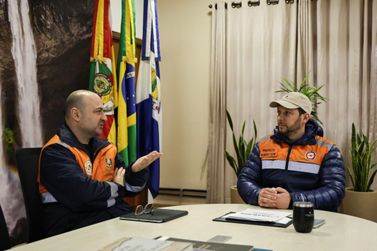 Prefeito Gilberto Cezar recebe coordenador estadual da Defesa Civil em Canela