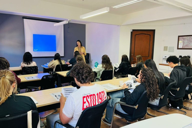 &Uacute;ltimos dias para se inscrever no curso de reda&ccedil;&atilde;o para o Enem da C&acirc;mara de Gramado