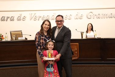 EMEF Carlos Barbosa conquista 1&ordm; e 2&ordm; lugares no Trof&eacute;u Professor Destaque 2026