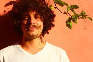 Emp&oacute;rio Canela recebe Thiago Ramil na 4&ordf; edi&ccedil;&atilde;o da Sess&atilde;o de Bolso neste domingo (18)
