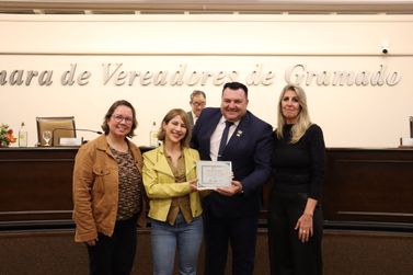 Escola Pedro Zucolotto conquista 1&deg; lugar no 6&ordm; Trof&eacute;u Professor Destaque do Legislativo