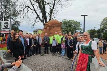 Nova Petr&oacute;polis entrega monumento Wanderschuch em celebra&ccedil;&atilde;o &agrave; irmandade com cidade alem&atilde;