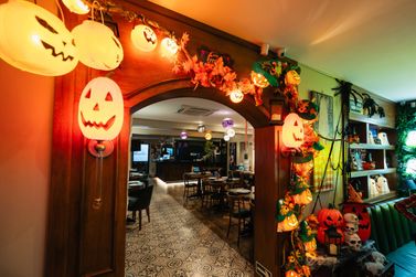 Pizza com sabor de magia: aberta temporada de Halloween na Scur Pizzaria