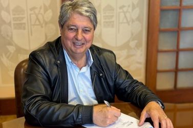 Prefeito de Gramado autoriza in&iacute;cio de tr&ecirc;s importantes obras de infraestrutura