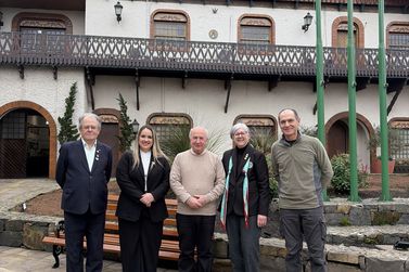 Vice-prefeito de Gramado recebe governadoria do Rotary para refor&ccedil;ar parcerias locais