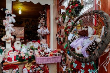 Vila de Natal ganha cobertura e orquestra de ursos no 41&ordm; Natal Luz de Gramado