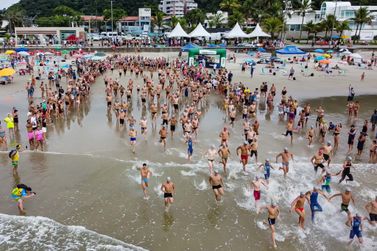Circuito Paranaense de Águas Abertas reúne 450 atletas na Praia Central