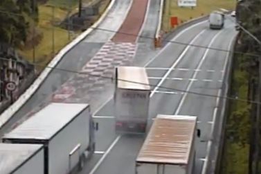 Vídeo: Motorista desvia de carreta para acessar área de escape da BR-376