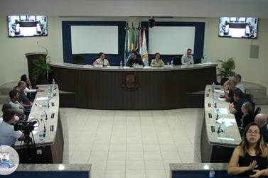 C&acirc;mara arquiva pedido de cassa&ccedil;&atilde;o da vereadora Maria Batista