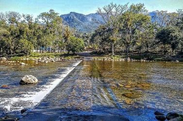 Guaratuba ou Garuva? A verdade sobre a "ponte invertida" do Rio S&atilde;o Jo&atilde;o
