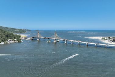 Obra da Ponte de Guaratuba j&aacute; injetou R$ 368 milh&otilde;es no PIB do Paran&aacute;