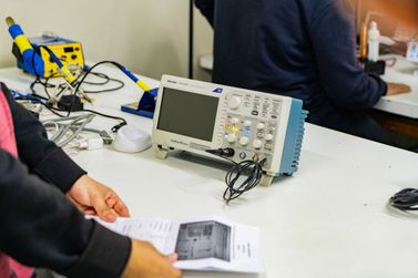 Ensino t&eacute;cnico bate recorde no Paran&aacute; e passa de 137 mil alunos matriculados em 2026