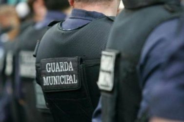 Jovem &eacute; detido com drogas e quase R$ 17mil em esp&eacute;cie no Pico de Matinhos