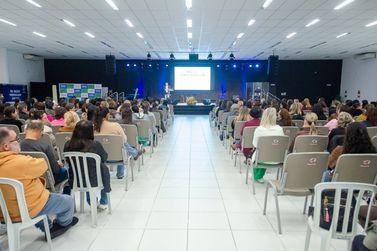 Prefeitura antecipa pagamento de progress&otilde;es a professores