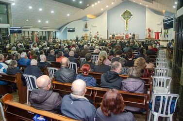 Programa&ccedil;&atilde;o da Festa do Divino destaca Melhor Idade nesta ter&ccedil;a-feira