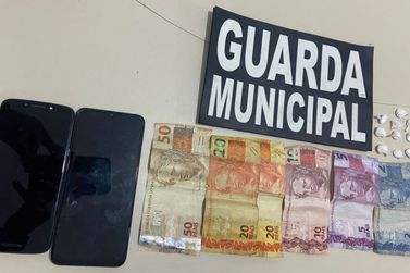GM apreende coca&iacute;na com duas mulheres no bairro Cohapar