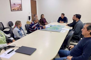 Prefeito de Guaratuba negocia amplia&ccedil;&atilde;o do vale-alimenta&ccedil;&atilde;o aos servidores