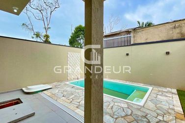 Casa &agrave; venda - 90m&sup2; - Balne&aacute;rio Eliana