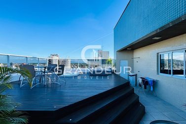 Apartamento &agrave; venda - 250m&sup2; - Centro