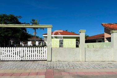 Casa &agrave; venda - 94m&sup2; - Balneario Nereidas