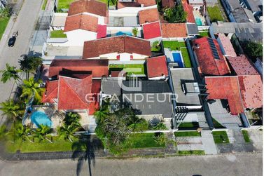 Terreno &agrave; venda - 127m&sup2; - Centro