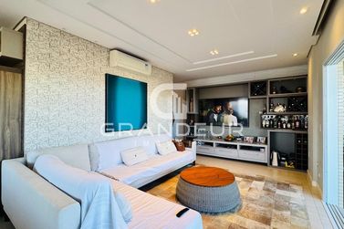 Apartamento &agrave; venda - 250m&sup2; - Centro