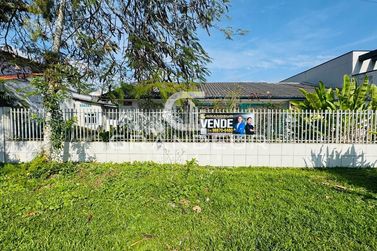 Terreno &agrave; venda - 127m&sup2; - Centro