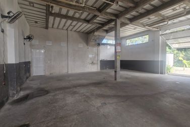 Sala Comercial para alugar - 300m&sup2; - cohapar