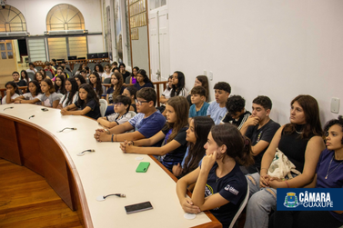Escola do Legislativo promove lançamento da Câmara Mirim 2024
