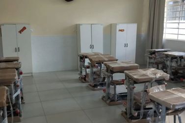 Prefeitura de Ibaiti entrega 100 novas carteiras escolares