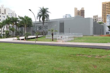 C&acirc;mara de Londrina arquiva projeto de sal&aacute;rios de vereadores e servidores