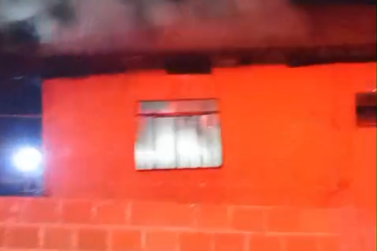 Homem morre carbonizado durante inc&ecirc;ndio em resid&ecirc;ncia no bairro S&atilde;o Crist&oacute;v&atilde;o
