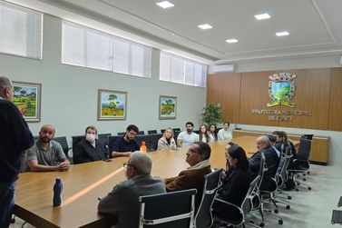 Reuni&atilde;o em Ibaiti fortalece integra&ccedil;&atilde;o entre APS e Funda&ccedil;&atilde;o Hospitalar