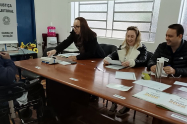 Mes&aacute;rios j&aacute; podem emitir declara&ccedil;&atilde;o de trabalho eleitoral pela internet