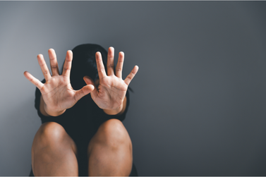 Viol&ecirc;ncia contra a mulher: informa&ccedil;&atilde;o e acolhimento tamb&eacute;m salvam vidas