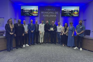 Dr. Cl&oacute;vis Claunir Werb recebe homanagem na C&acirc;mara de Vereadores de Igrejinha