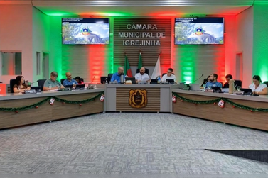 Projeto que fixava subs&iacute;dios dos vereadores &eacute; retirado e arquivado em Igrejinha