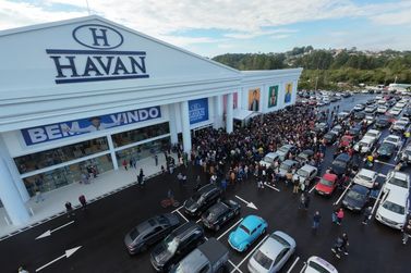 Havan recebe milhares de pessoas na inaugura&ccedil;&atilde;o da megaloja de Taquara