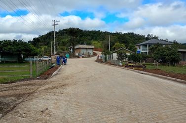 Trecho em Pega Fogo &eacute; liberado para o tr&acirc;nsito ap&oacute;s conclus&atilde;o da pavimenta&ccedil;&atilde;o em Taquara
