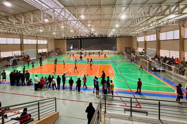 Jogos Estudantis de Taquara re&uacute;nem cerca de 700 alunos na etapa de handebol