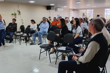 Agricultores definem comiss&atilde;o para avan&ccedil;ar na cria&ccedil;&atilde;o de cooperativa em Taquara