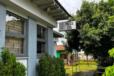 Fam&iacute;lia reconhece tatuagens de homem encontrado decapitado no Rio Paranhana, em Igrejinha