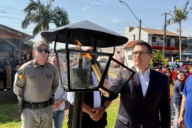 Chegada do Fogo Simb&oacute;lico d&aacute; in&iacute;cio &agrave;s celebra&ccedil;&otilde;es da Semana da P&aacute;tria em Taquara