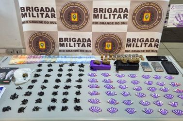 Tr&ecirc;s pessoas s&atilde;o presas pela Brigada Militar por tr&aacute;fico de drogas em Tr&ecirc;s Coroas