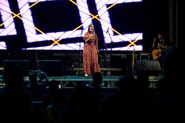 Artistas encantam público na primeira noite do 4º Festival Gospel de Fabriciano