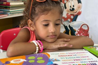 Biblioteca em Tim&oacute;teo comemora Dia Nacional do Livro Infantil