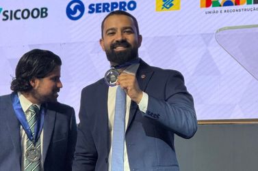 Lincoln Drumond recebe Medalha do M&eacute;rito Municipalista em congresso da AMM