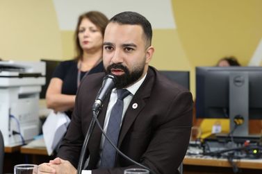 Deputado envolvido em pol&ecirc;mica com humorista volta a perder vaga na Assembleia