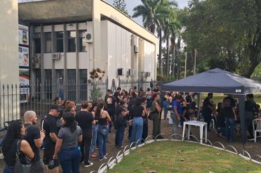 Assista: greve dos servidores p&uacute;blicos come&ccedil;a em Tim&oacute;teo 