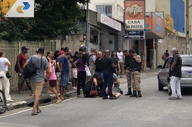 Mulher &eacute; atropelada no Centro de Coronel Fabriciano e mobiliza equipes de socorro